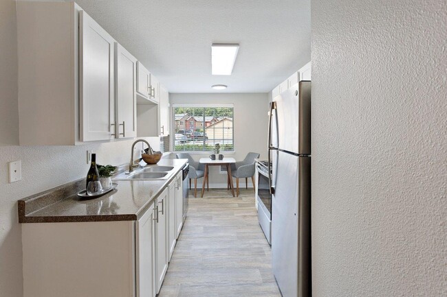 Building Photo - Alvista 23 Apartment Homes