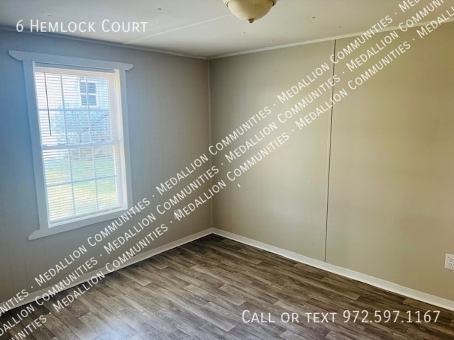 Foto del edificio - 6 Hemlock Ct