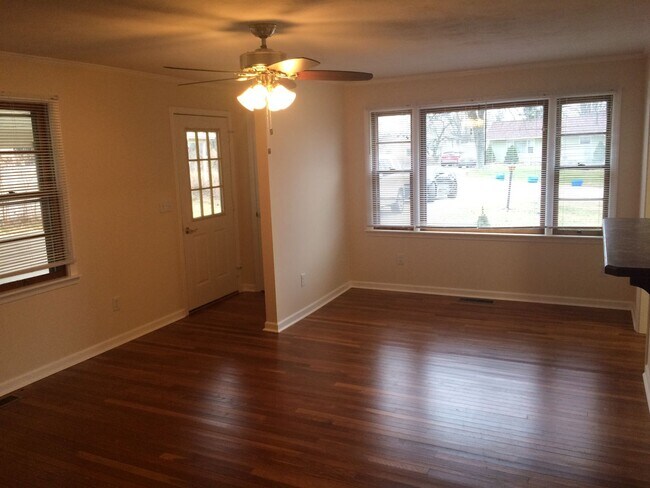 Foto del edificio - 141 N Overhill Dr