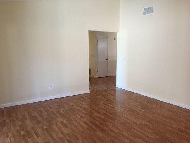 Building Photo - 205 Carina Dr