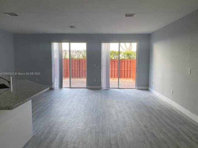 Foto del edificio - 8478 SW 166th Pl