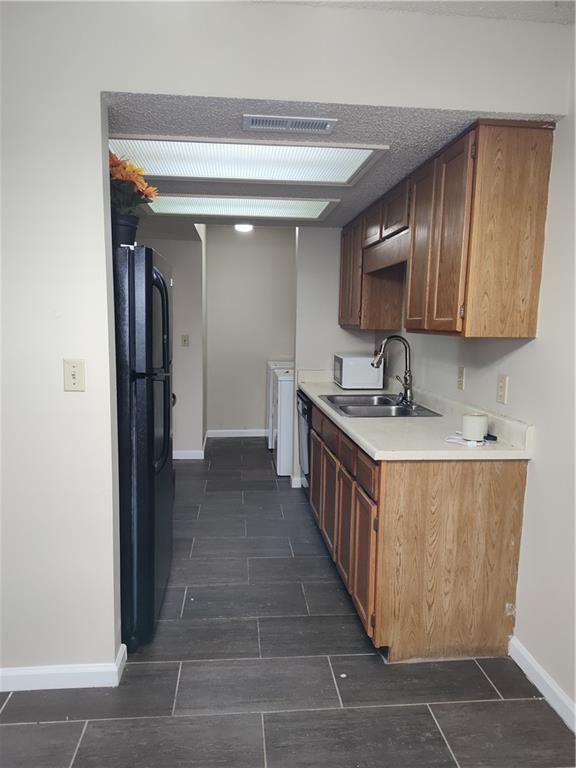 Building Photo - 404 Fairway Cir