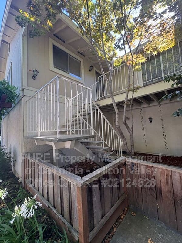 Building Photo - 2010 Everdale Dr