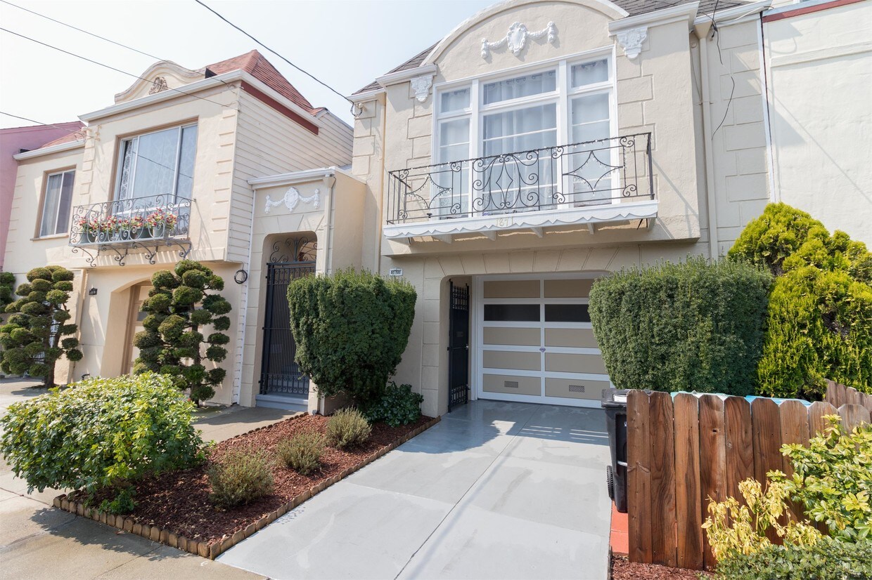 Foto principal - 1871 30th Ave