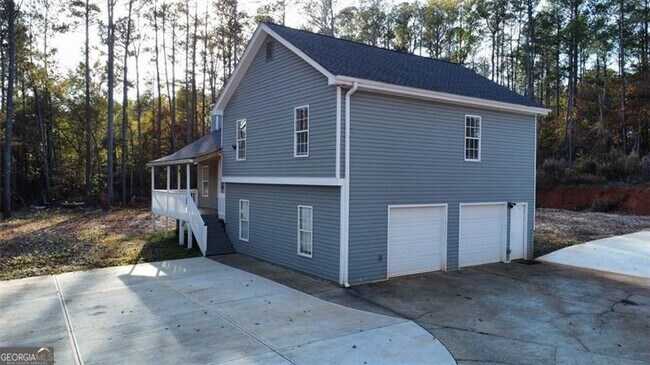 Building Photo - 4872 Lewis Rd