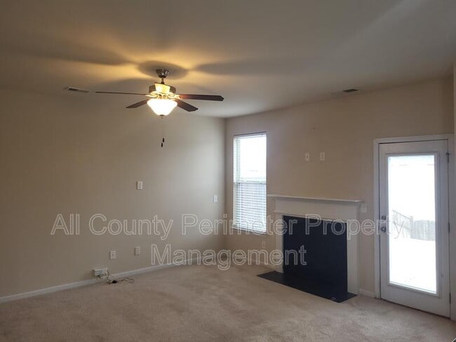 Foto del edificio - 5867 San Gabriel Ln