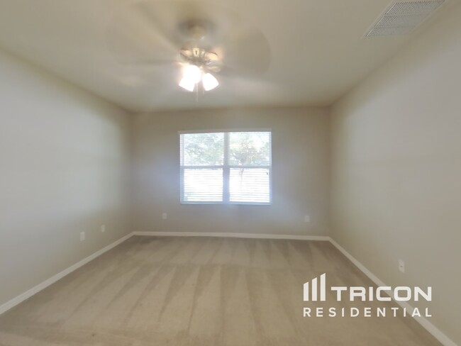 Building Photo - 3743 Bramblewood Loop