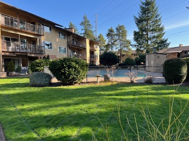 Pool outside your door - 1400 SE Lava Dr