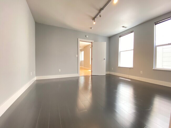 Building Photo - 1556 Howard St