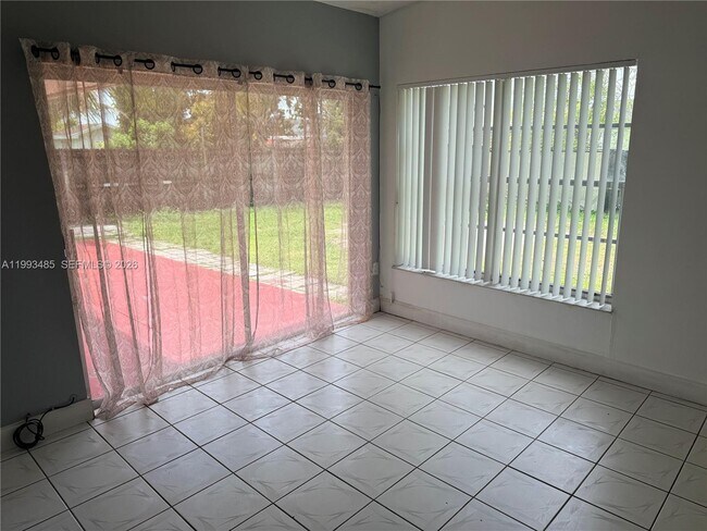 Foto del edificio - 26468 SW 123rd Pl