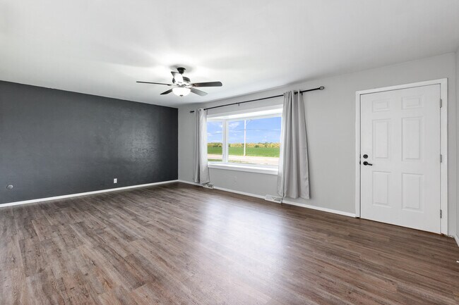 Foto del edificio - 815 Bronk Rd