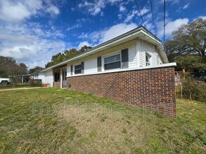 Building Photo - 807 Blue Springs Dr