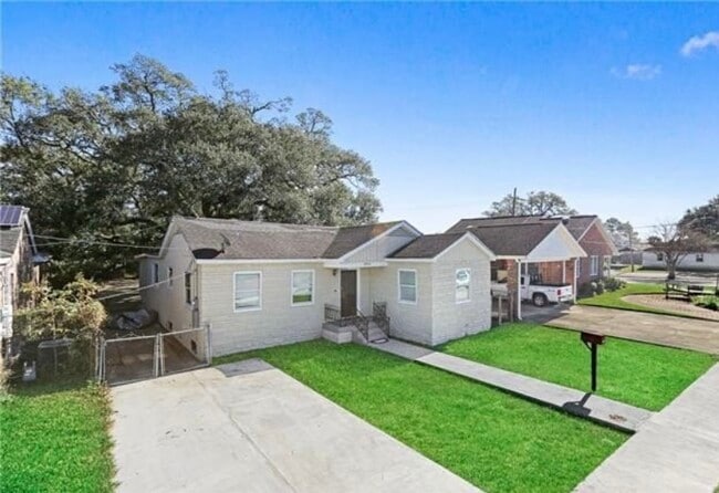 Photo - 1916 Moss St House