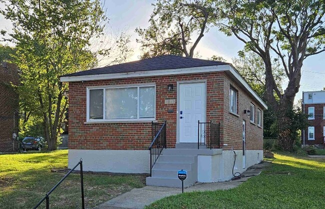 Building Photo - 2913 Nebraska Ave
