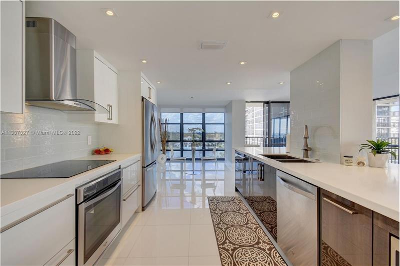Foto principal - 2049 S Ocean Dr