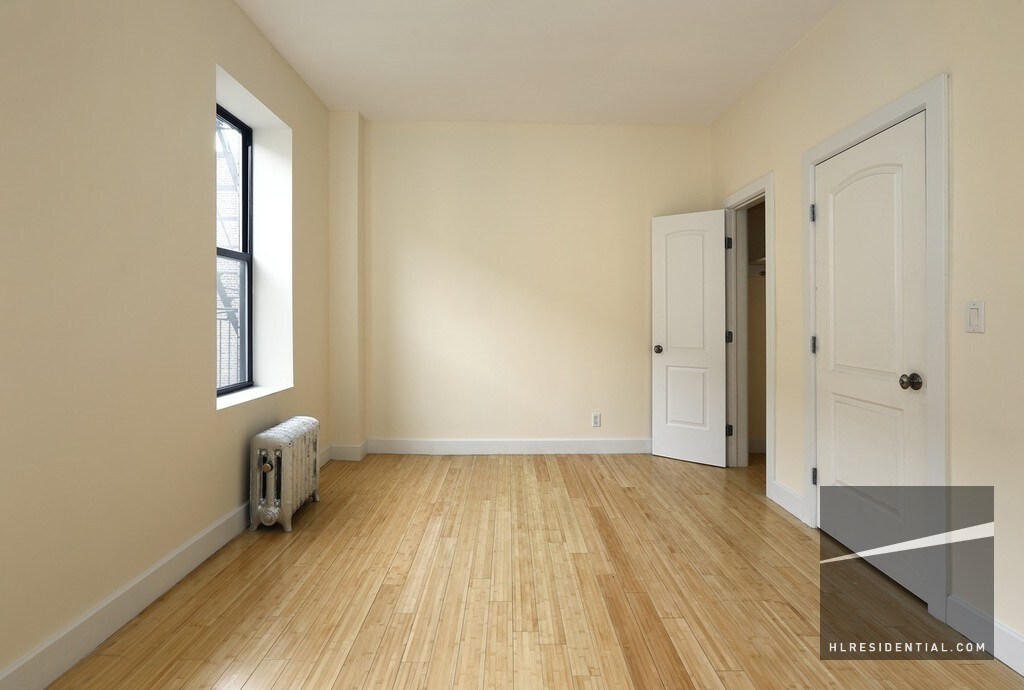 Building Photo - 665 Macdonough St