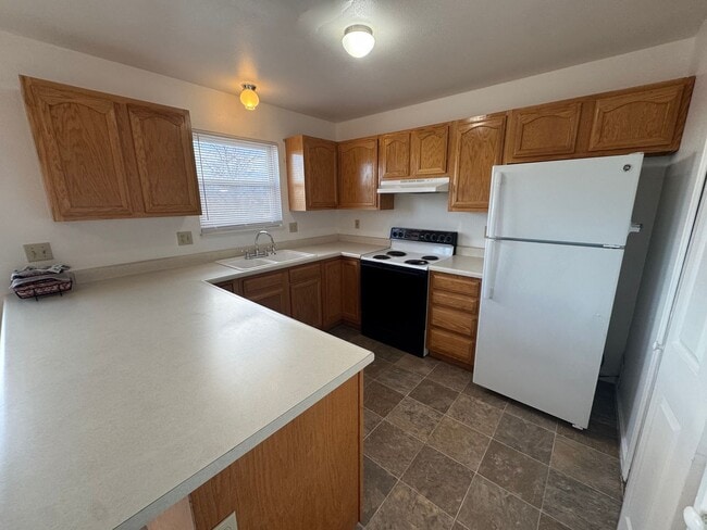 Foto del edificio - 498-498 W Bellflower Dr