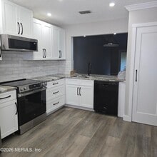 Building Photo - 2074 Sea Hawk Dr E