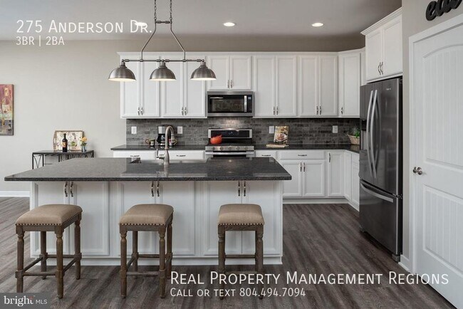 Building Photo - Charming Modern Home with Luxurious Upgrad...