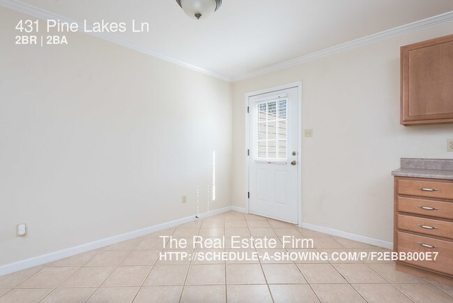 Foto del edificio - 431 Pine Lakes Ln