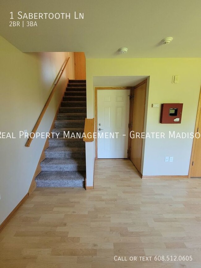 Building Photo - Massive 2bed condo on Madison's west side/...