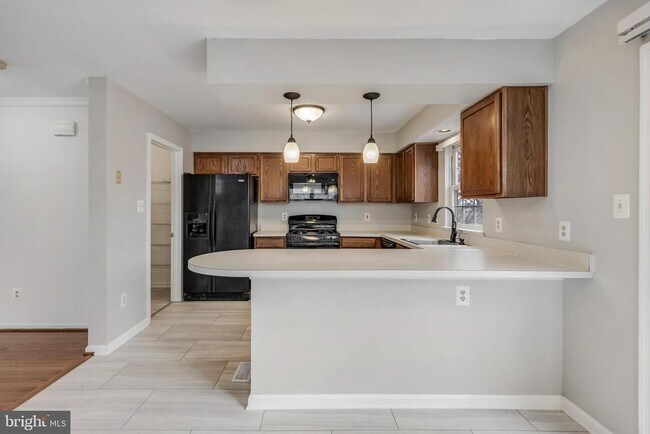 Foto del edificio - 45550 Whitcomb Square