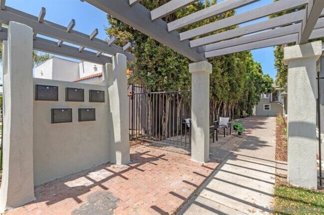 Foto del edificio - 4118 1/2 39th St