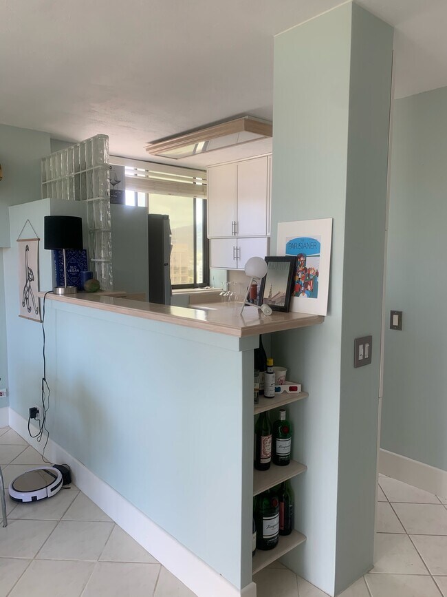 Foto del edificio - 2444 Hihiwai St