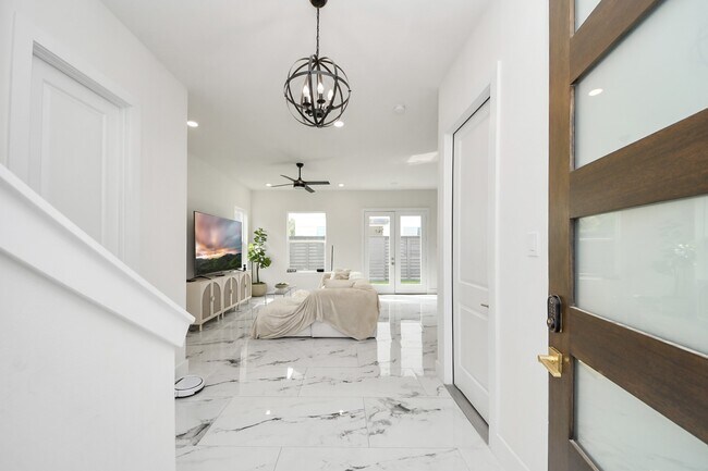 Foto del edificio - 6549 Sealey St