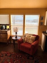 Building Photo - 6950 Dove Creek Dr