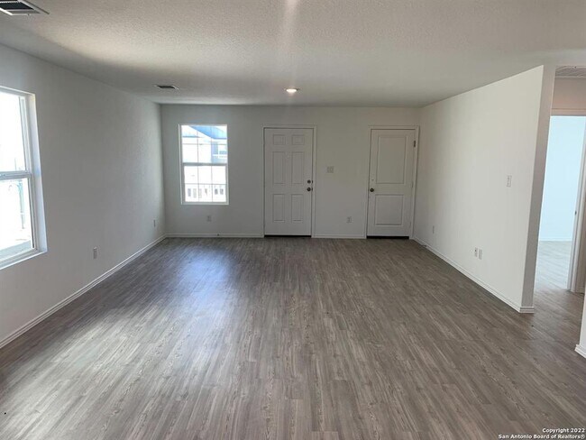 Foto del edificio - 9611 Littleton Grist
