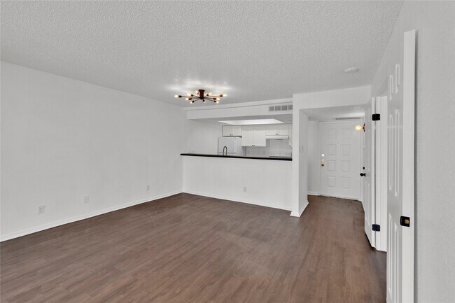 Foto del edificio - 2830 S Bartell Dr