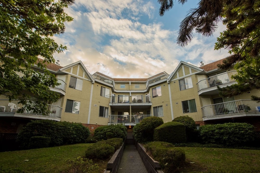 Building Photo - Pacific Carlton