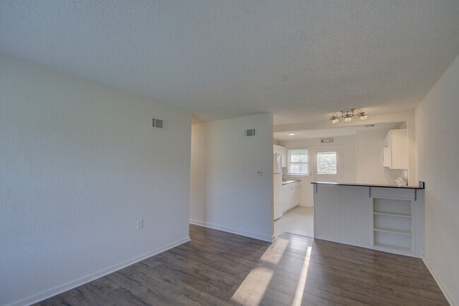 Building Photo - 200 NE 79th Ter