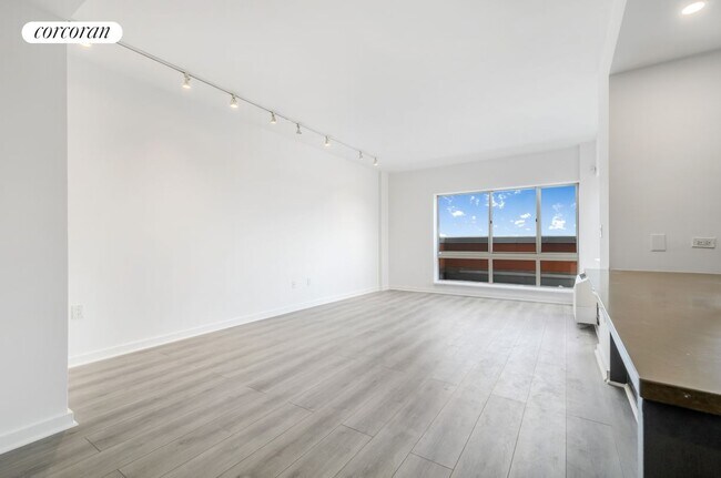 Foto del edificio - 460 W 236th St