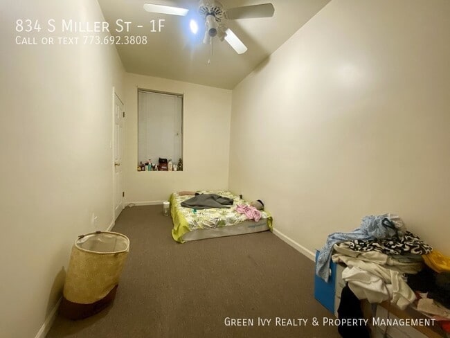 Building Photo - 834 S Miller St