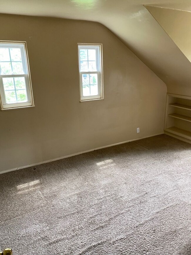 Building Photo - Beautiful 4BD 1BA House in Penn Hills