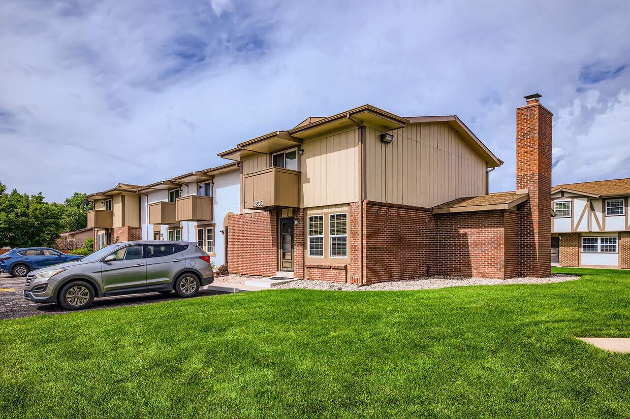 Photo - 1233 Willow Bend Cir (Colorado Springs, CO)