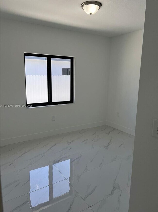 Foto del edificio - 11982 SW 213th St