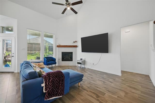 Foto del edificio - 1501 Lake Grove Dr