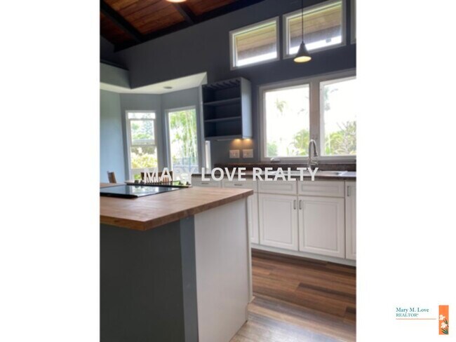 Building Photo - Unlfurnished 2 plus Bedroom 2 1/2 Bath Hom...