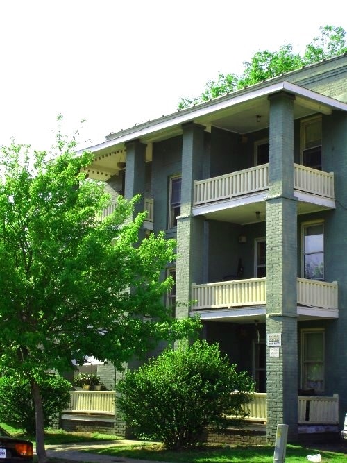 Primary Photo - 37th Street Apartments