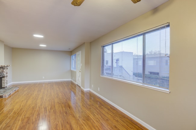 Foto del edificio - 739 Highland Ave
