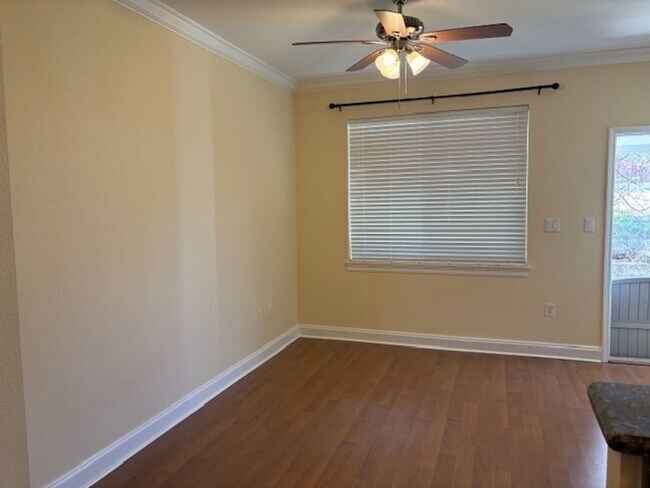 Foto del edificio - 532 Valparaiso Pkwy