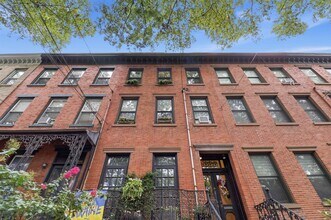 Building Photo - 638 Jersey Ave