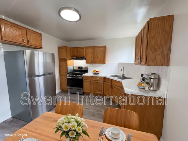 Photo - 21612 Berendo Ave House