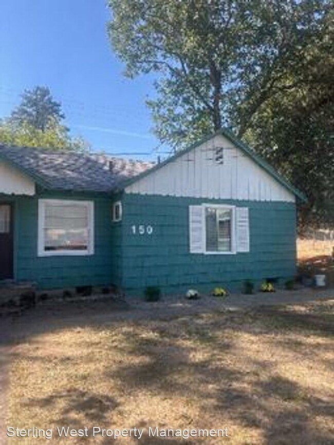 Building Photo - 3 br, 1 bath House - 150 School House LN.
