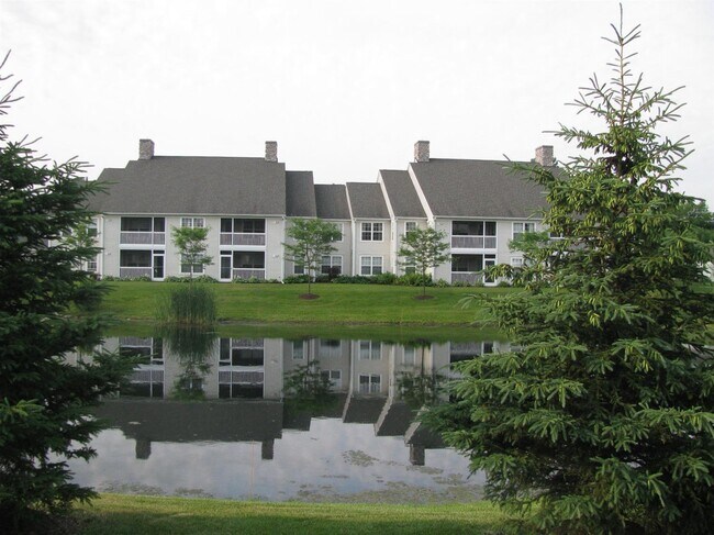 Building Photo - 2652 S Knightsbridge Cir