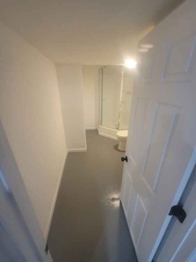 Building Photo - 12916 Cherry Way, Unit Basement