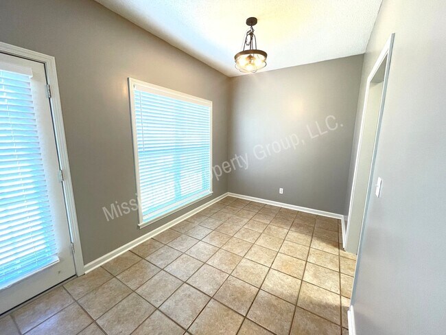 Foto del edificio - 213 Eagles Nest Ln
